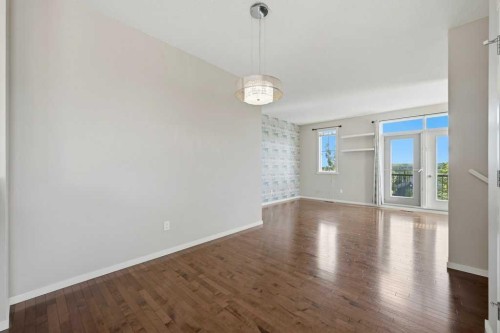 3 Evansview Gardens Nw, Calgary, AB - Indoor Photo Showing Other Room