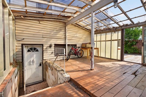 319 Rundlelawn Road Ne, Calgary, AB - Outdoor With Exterior
