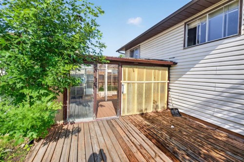 319 Rundlelawn Road Ne, Calgary, AB - Outdoor With Exterior