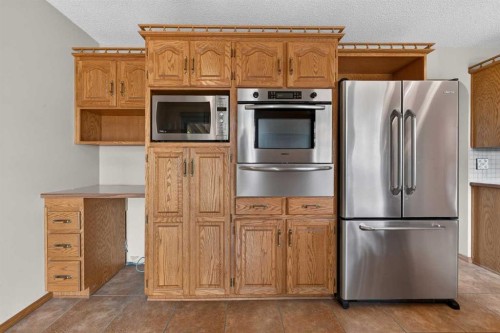 4639 Marbank Drive, Calgary, AB - Indoor Photo Showing Kitchen With Stainless Steel Kitchen