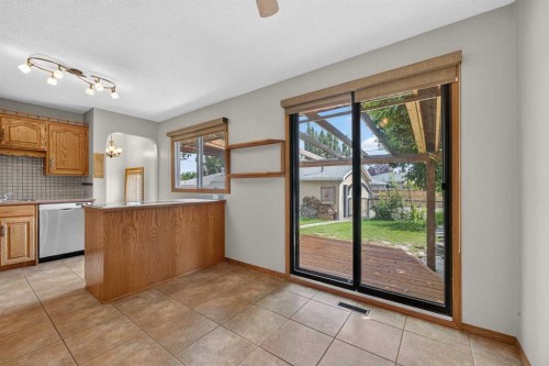 4639 Marbank Drive, Calgary, AB - Indoor Photo Showing Kitchen