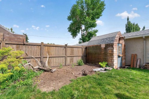 4639 Marbank Drive, Calgary, AB - Outdoor