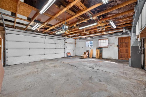 4639 Marbank Drive, Calgary, AB - Indoor Photo Showing Garage