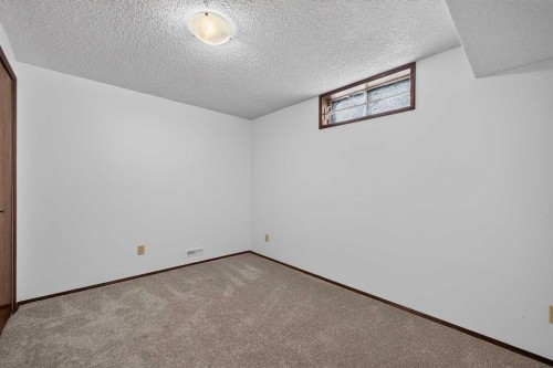4639 Marbank Drive, Calgary, AB - Indoor Photo Showing Other Room