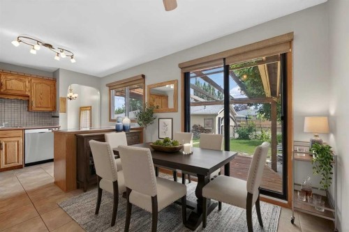 4639 Marbank Drive, Calgary, AB - Indoor Photo Showing Dining Room
