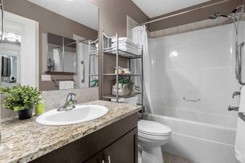 3106-15 Sunset Square, Cochrane, AB - Indoor Photo Showing Bathroom
