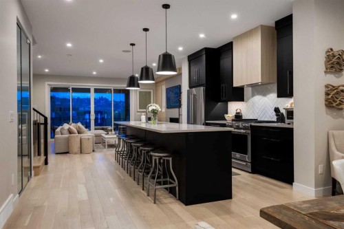 84 Timberline Way Sw, Calgary, AB - Indoor Photo Showing Kitchen With Upgraded Kitchen