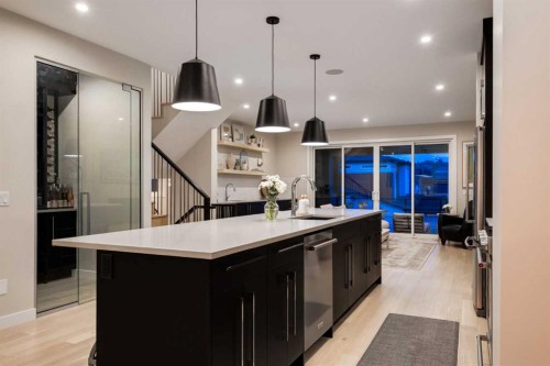 84 Timberline Way Sw, Calgary, AB - Indoor Photo Showing Kitchen With Upgraded Kitchen