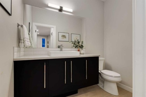 84 Timberline Way Sw, Calgary, AB - Indoor Photo Showing Bathroom
