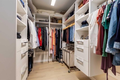 84 Timberline Way Sw, Calgary, AB - Indoor With Storage