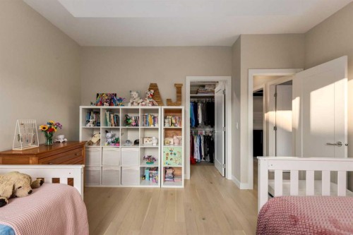 84 Timberline Way Sw, Calgary, AB - Indoor Photo Showing Bedroom