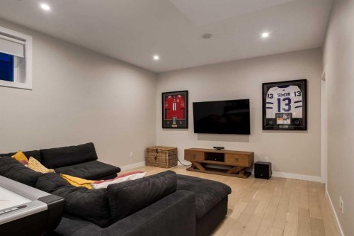 84 Timberline Way Sw, Calgary, AB - Indoor