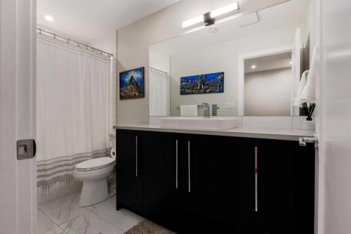 84 Timberline Way Sw, Calgary, AB - Indoor Photo Showing Bathroom