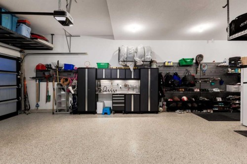 84 Timberline Way Sw, Calgary, AB - Indoor Photo Showing Garage