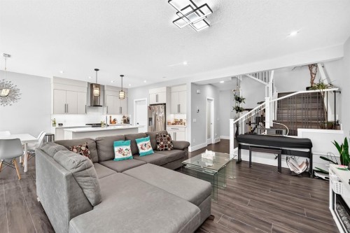 86 Carringvue Manor Nw, Calgary, AB - Indoor Photo Showing Living Room