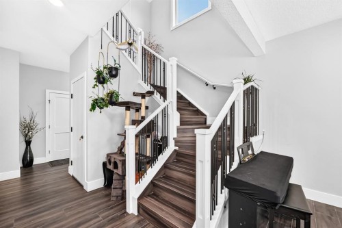 86 Carringvue Manor Nw, Calgary, AB - Indoor Photo Showing Other Room