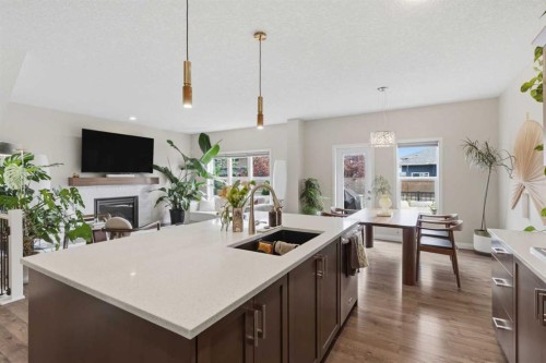 26 Evansfield Park Nw, Calgary, AB - Indoor Photo Showing Kitchen With Double Sink With Upgraded Kitchen