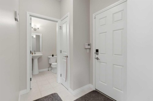 26 Evansfield Park Nw, Calgary, AB - Indoor Photo Showing Other Room