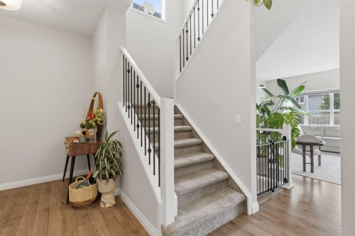 26 Evansfield Park Nw, Calgary, AB - Indoor Photo Showing Other Room