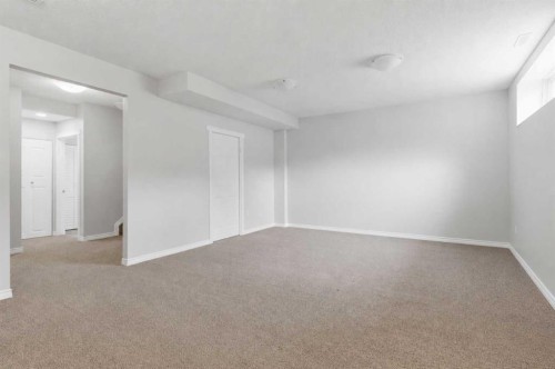 26 Evansfield Park Nw, Calgary, AB - Indoor Photo Showing Other Room