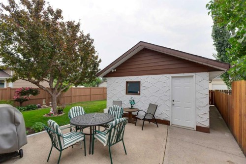232 Thames Close Nw, Calgary, AB - Outdoor With Deck Patio Veranda With Exterior