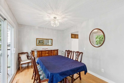 232 Thames Close Nw, Calgary, AB - Indoor Photo Showing Dining Room