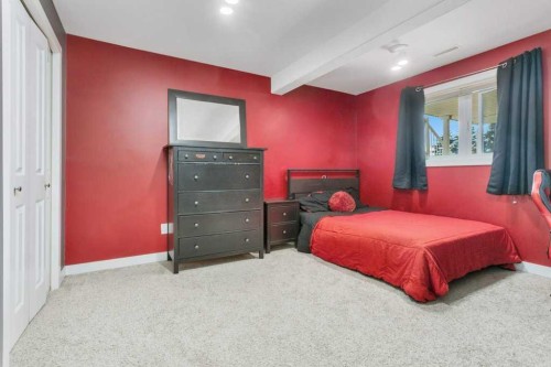 3565 54 Avenue, Innisfail, AB - Indoor Photo Showing Bedroom
