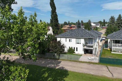3565 54 Avenue, Innisfail, AB - Outdoor