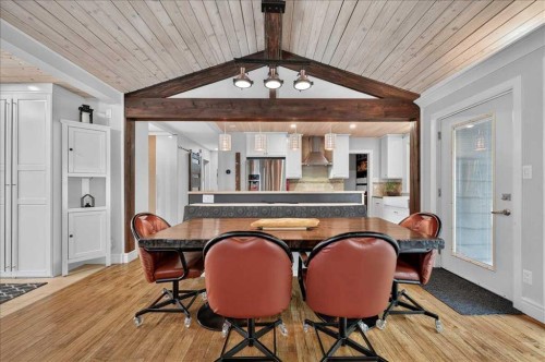9011 33 Avenue Nw, Calgary, AB - Indoor