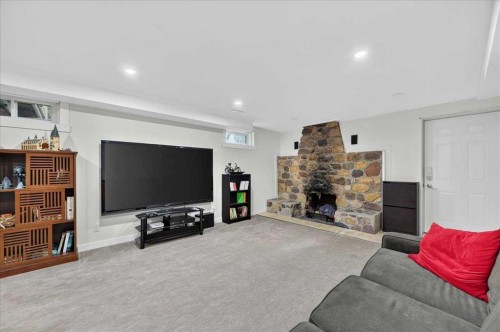 9011 33 Avenue Nw, Calgary, AB - Indoor With Fireplace