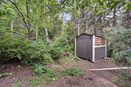 9011 33 Avenue Nw, Calgary, AB - Outdoor