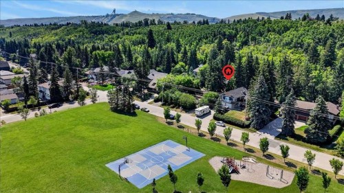 9011 33 Avenue Nw, Calgary, AB - Outdoor With View
