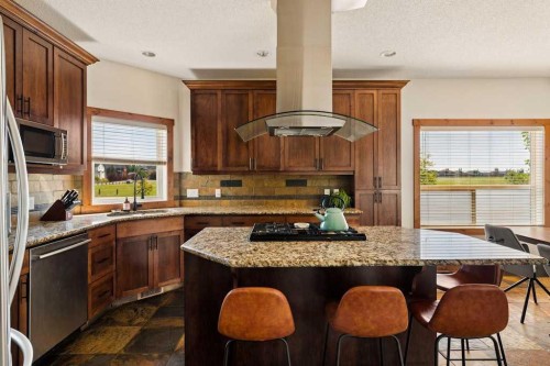 115 Rockmont Court Nw, Calgary, AB - Indoor Photo Showing Kitchen