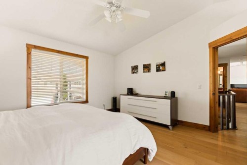 115 Rockmont Court Nw, Calgary, AB - Indoor Photo Showing Bedroom