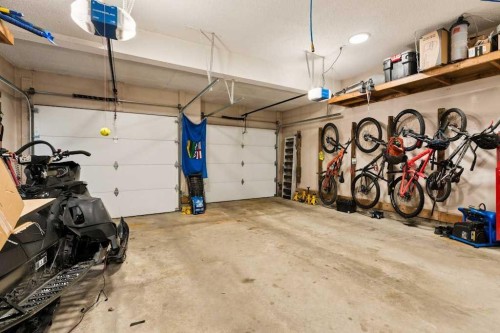 115 Rockmont Court Nw, Calgary, AB - Indoor Photo Showing Garage