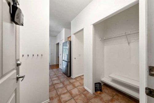 201-3650 Marda Link Sw, Calgary, AB - Indoor