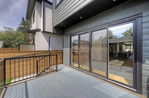 1009 18 Avenue Nw, Calgary, AB - Outdoor With Exterior
