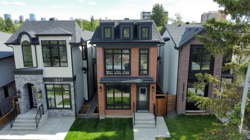 1009 18 Avenue Nw, Calgary, AB - Outdoor With Facade