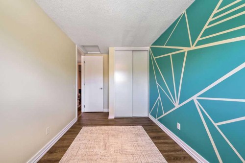 14-14736 Deerfield Drive Se, Calgary, AB - Indoor Photo Showing Other Room