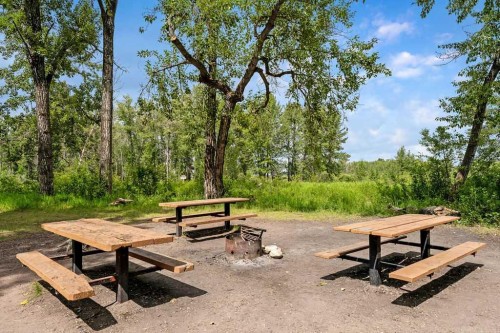 14-14736 Deerfield Drive Se, Calgary, AB - Outdoor