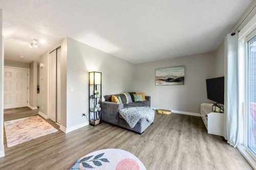 14-14736 Deerfield Drive Se, Calgary, AB - Indoor