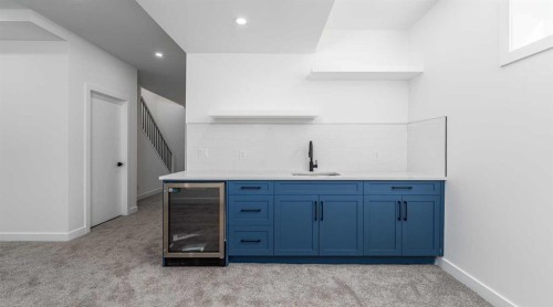 421 Hendon Drive Nw, Calgary, AB - Indoor Photo Showing Other Room