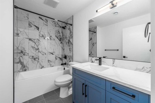 421 Hendon Drive Nw, Calgary, AB - Indoor Photo Showing Bathroom