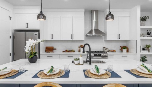 421 Hendon Drive Nw, Calgary, AB - Indoor Photo Showing Kitchen With Upgraded Kitchen
