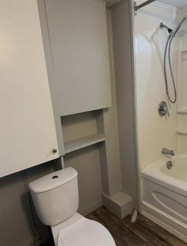 1522 20 Avenue, Didsbury, AB - Indoor Photo Showing Bathroom