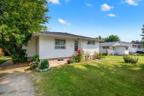 1522 20 Avenue, Didsbury, AB - Outdoor