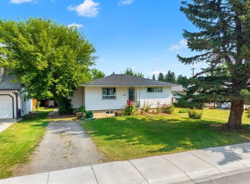 1522 20 Avenue, Didsbury, AB - Outdoor