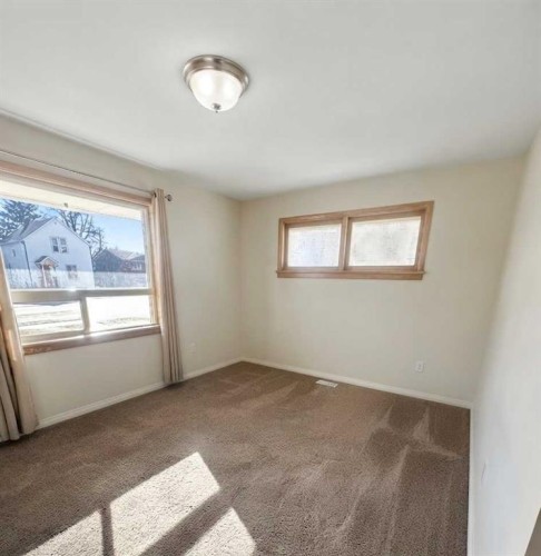 1522 20 Avenue, Didsbury, AB - Indoor Photo Showing Other Room