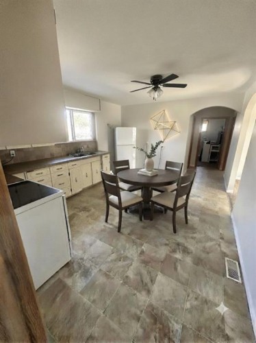 1522 20 Avenue, Didsbury, AB - Indoor Photo Showing Other Room