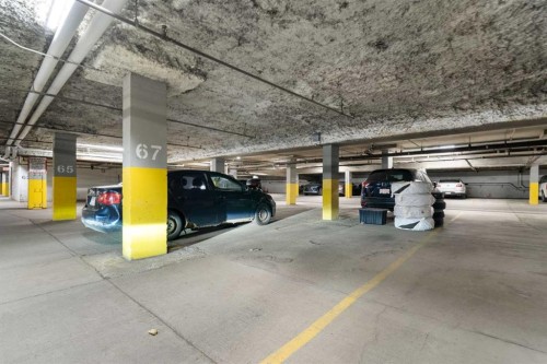 412-111 14 Avenue Se, Calgary, AB - Indoor Photo Showing Garage